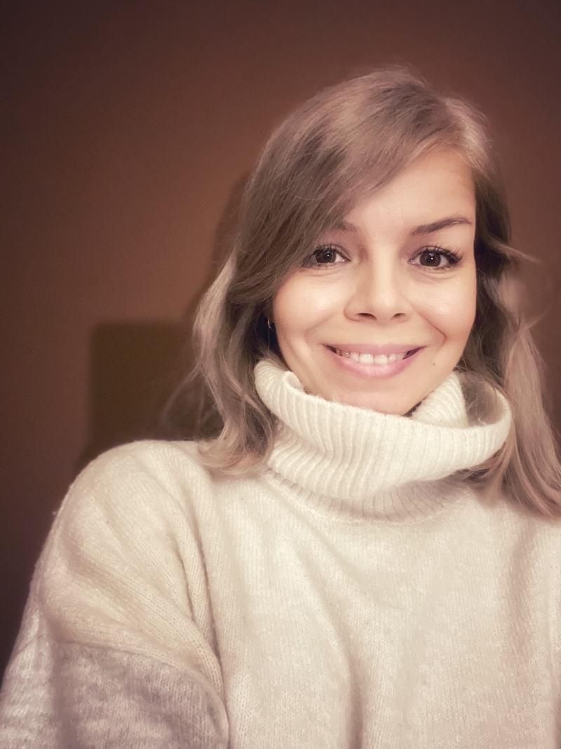 Елица Попова