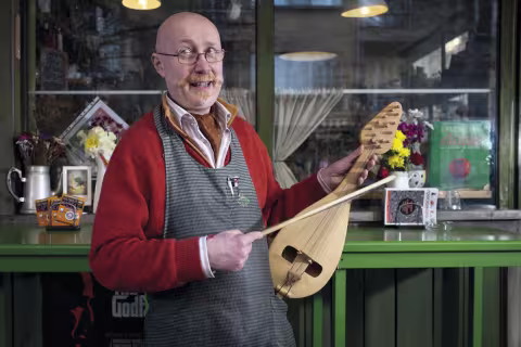 The title is used as a tool tip when the user hovers the mouse over the image